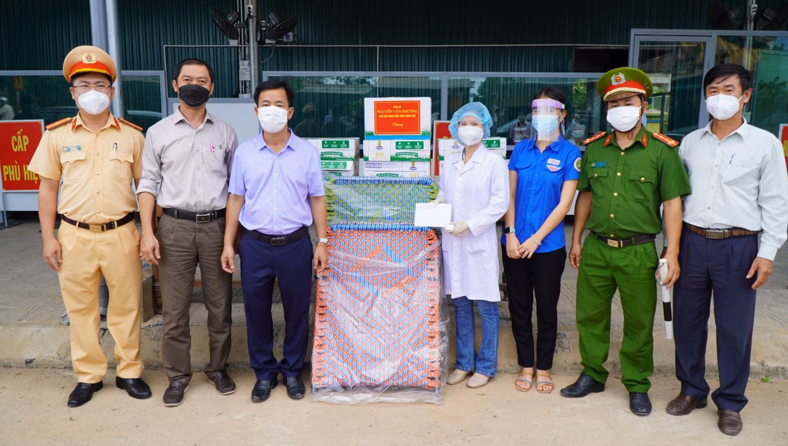 Huế nới lỏng một số hoạt động, dịch vụ để phát triển kinh tế - xã hội -0