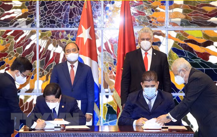 Chủ tịch nước Nguyễn Xuân Phúc hội đàm với Chủ tịch Cuba -0