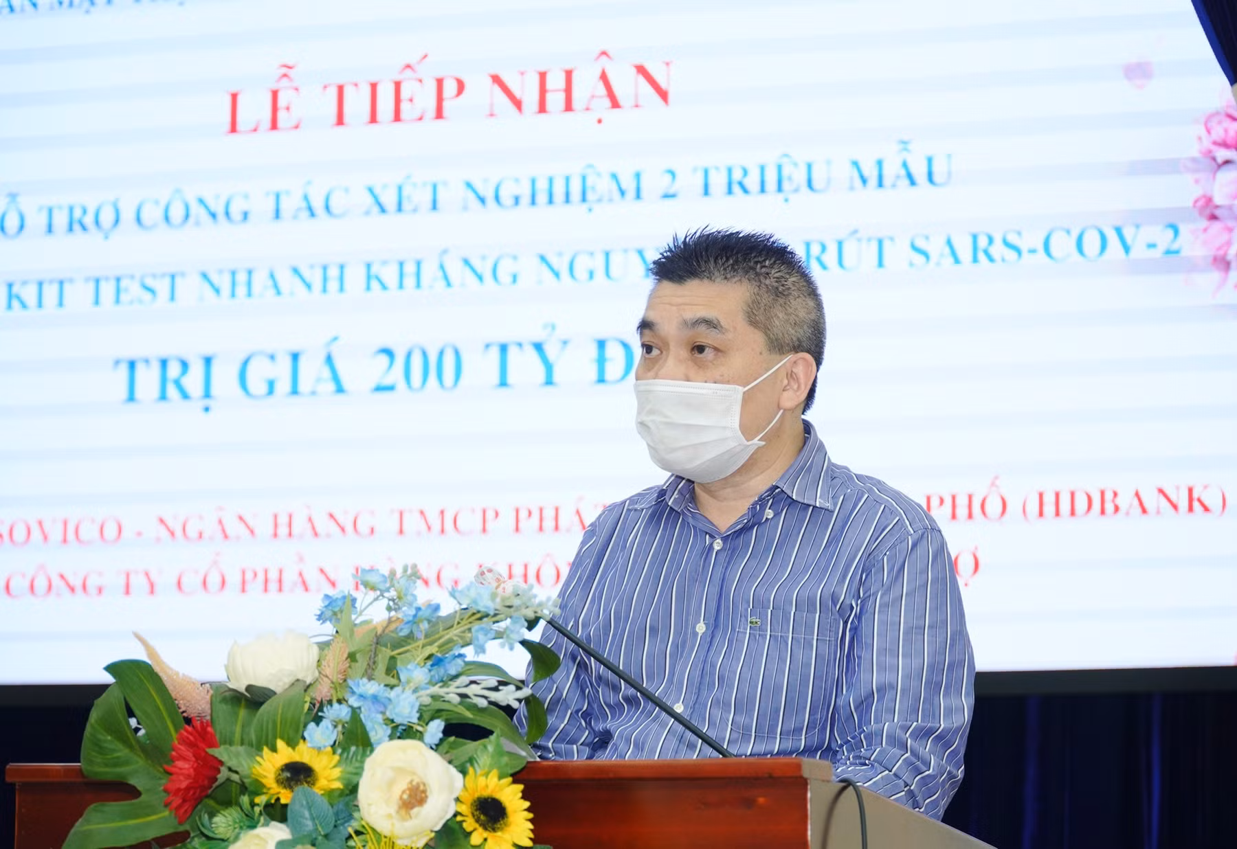 Tập đoàn Sovico hỗ trợ xét nghiệm 2 triệu mẫu và 1 triệu kit xét nghiệm nhanh trị giá 200 tỷ đồng cho TP Hồ Chí Minh -0