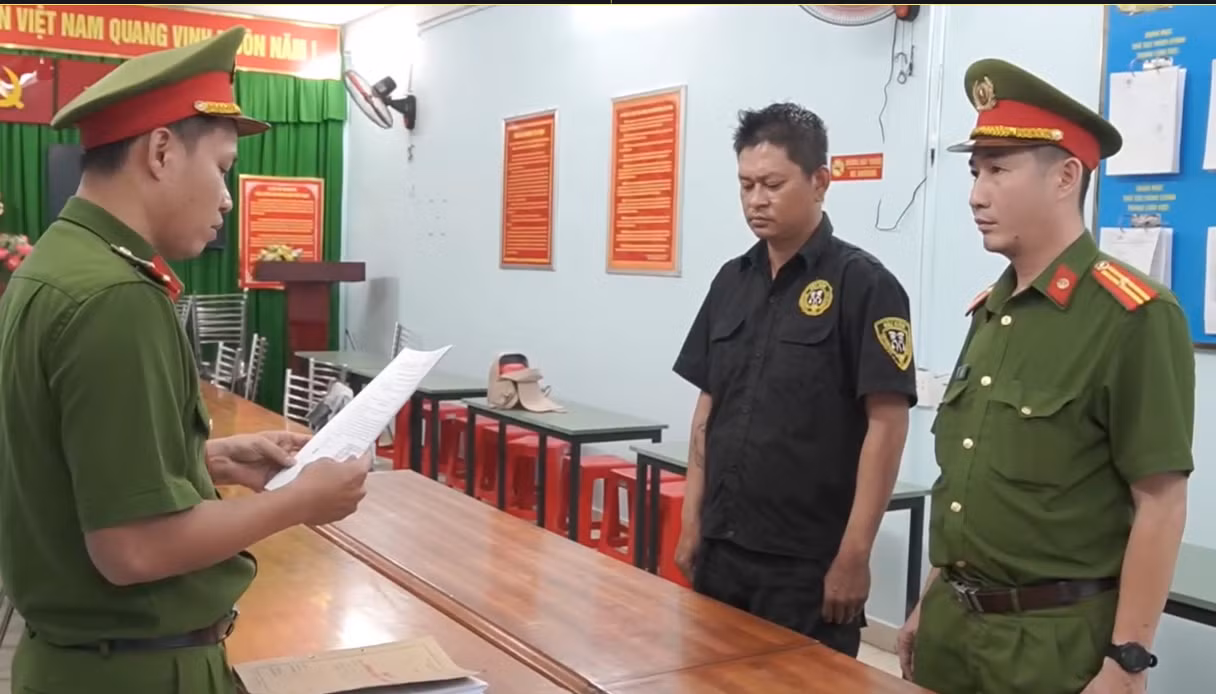 Bắt giữ đối tượng say xỉn, vô cớ đánh người giữa đường -0