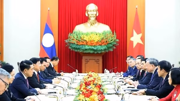 Tổng Bí thư Tô Lâm hội kiến Tổng Bí thư, Chủ tịch nước Lào Thongloun Sisoulith