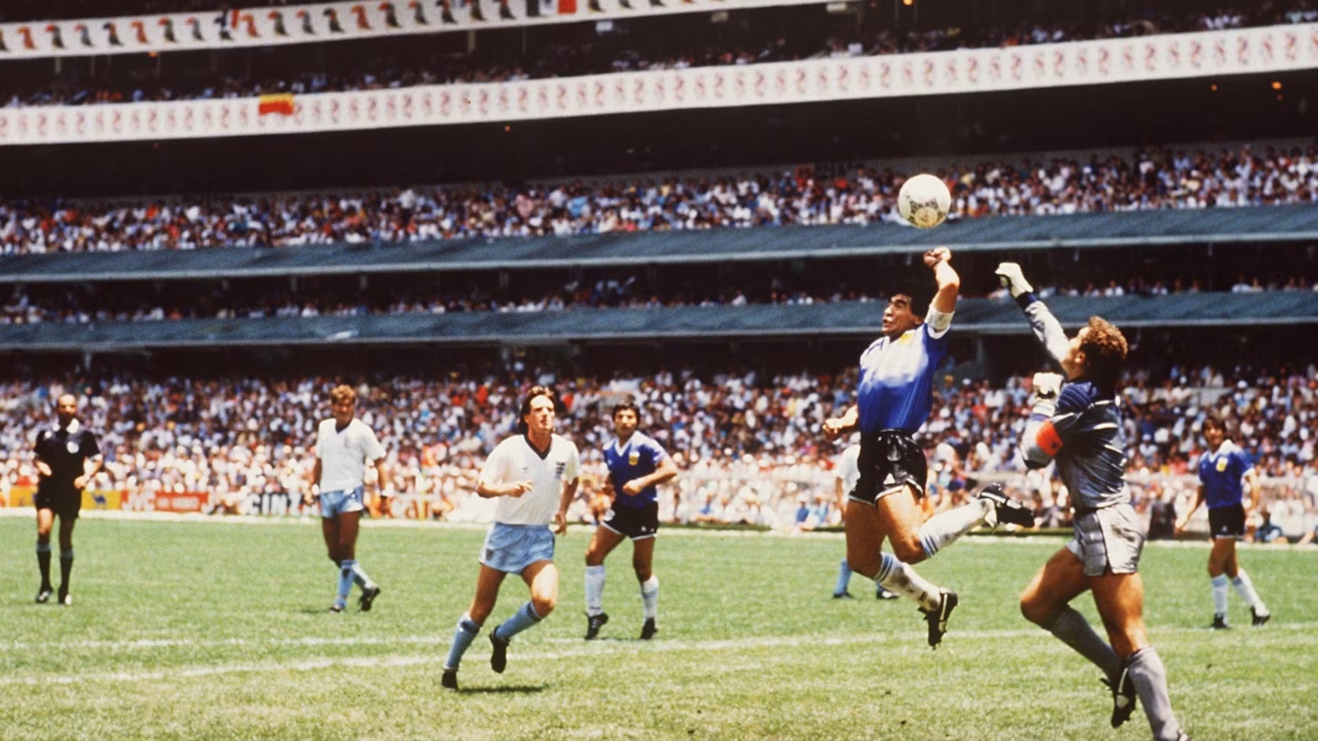 diego-maradona-argentina-england_k52u3rof72xh12v0j22rhoxv3.jpg -0