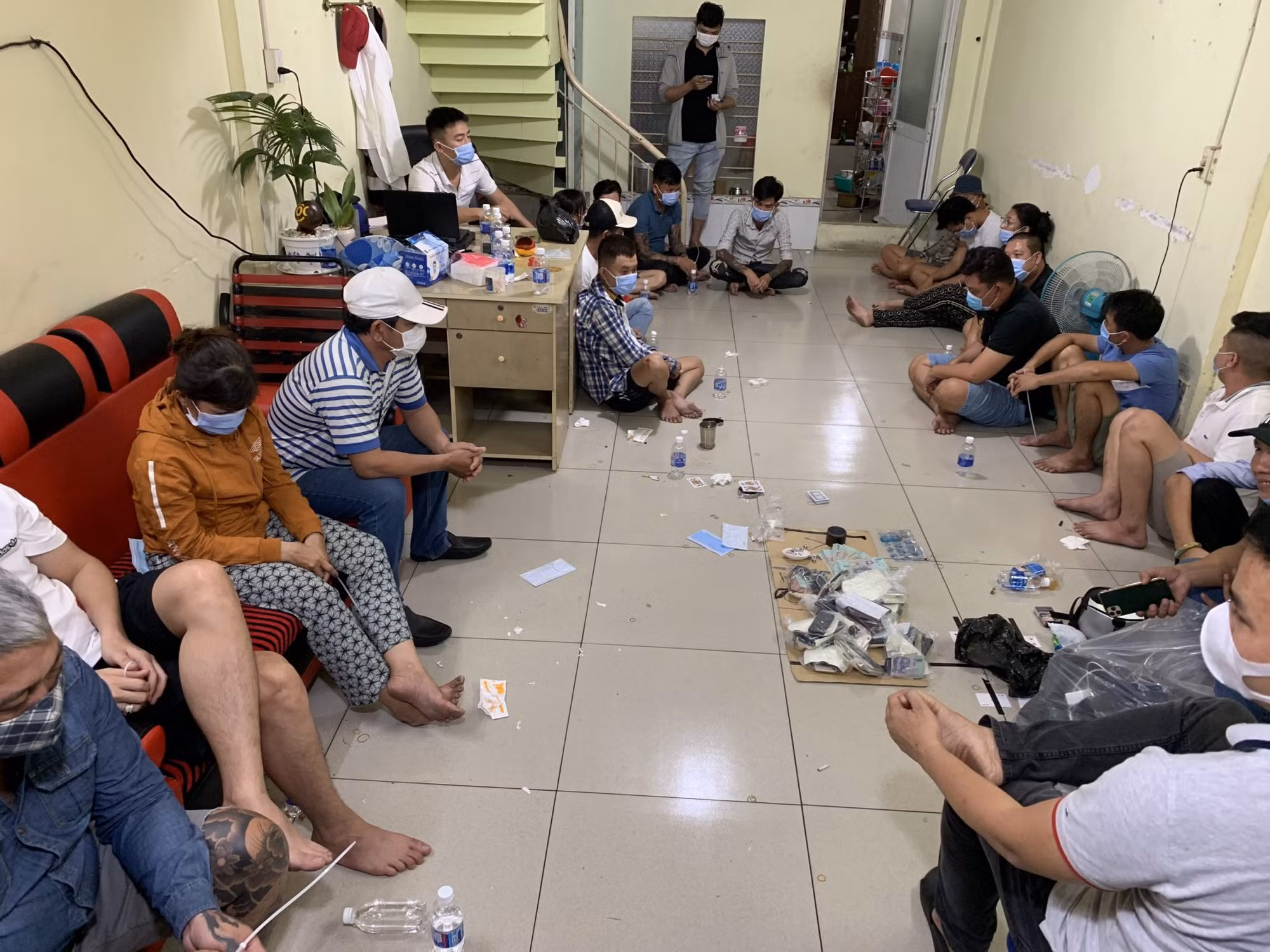 Bị tấn công, nhiều băng nhóm cờ bạc né vào rừng cao su -0