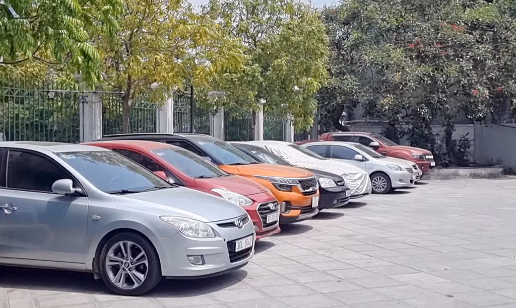 Đừng để nơi tôn nghiêm thành chốn trục lợi -0
