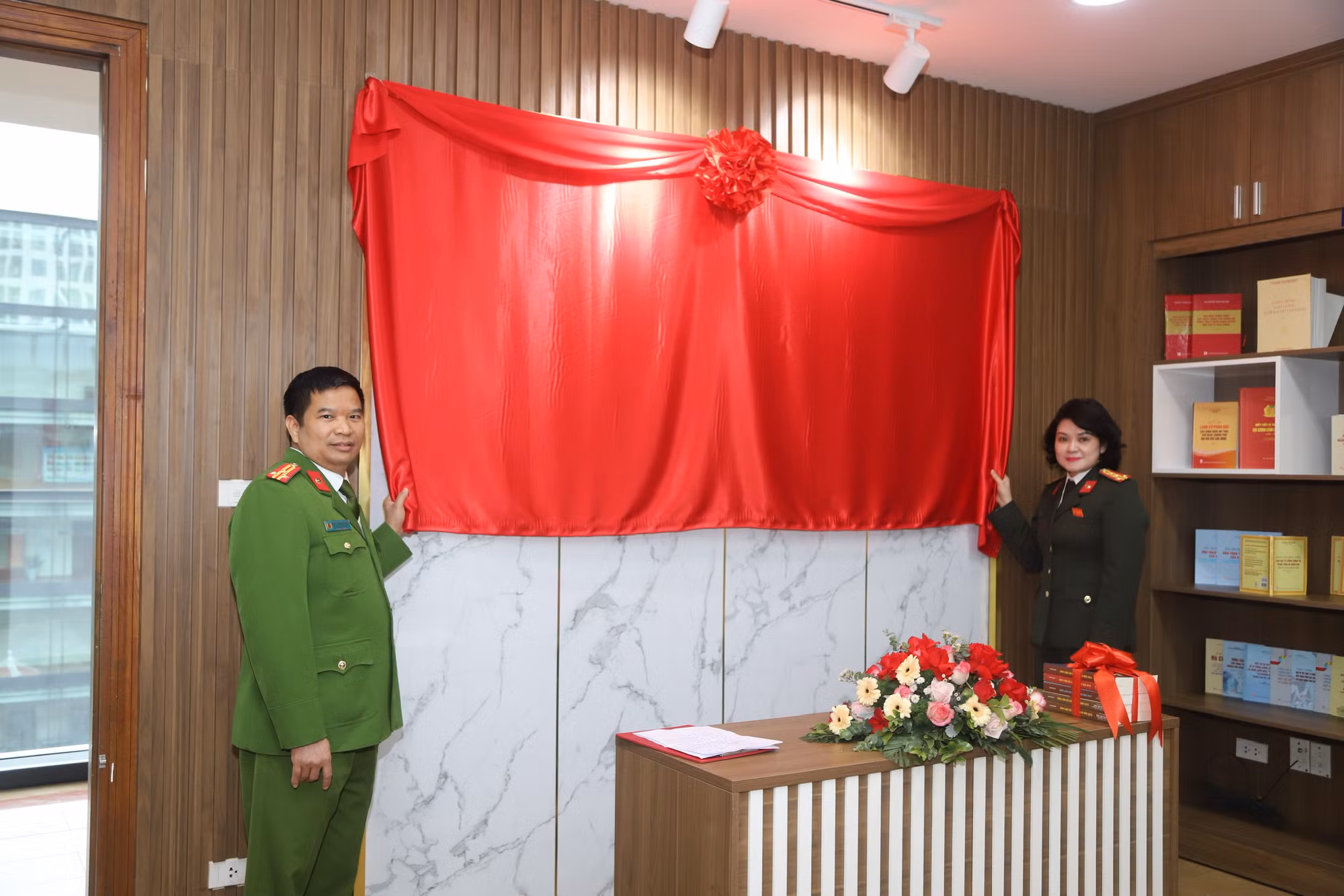 Văn phòng Cơ quan CSĐT Bộ Công an khai trương Thư viện nghiệp vụ -0