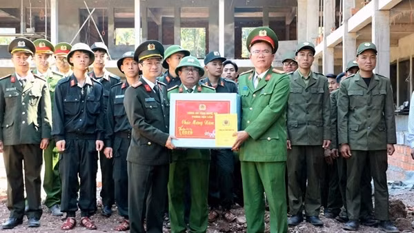 Gấp rút hoàn thiện trường học cho học sinh Mỹ Lý trước Tết Nguyên đán