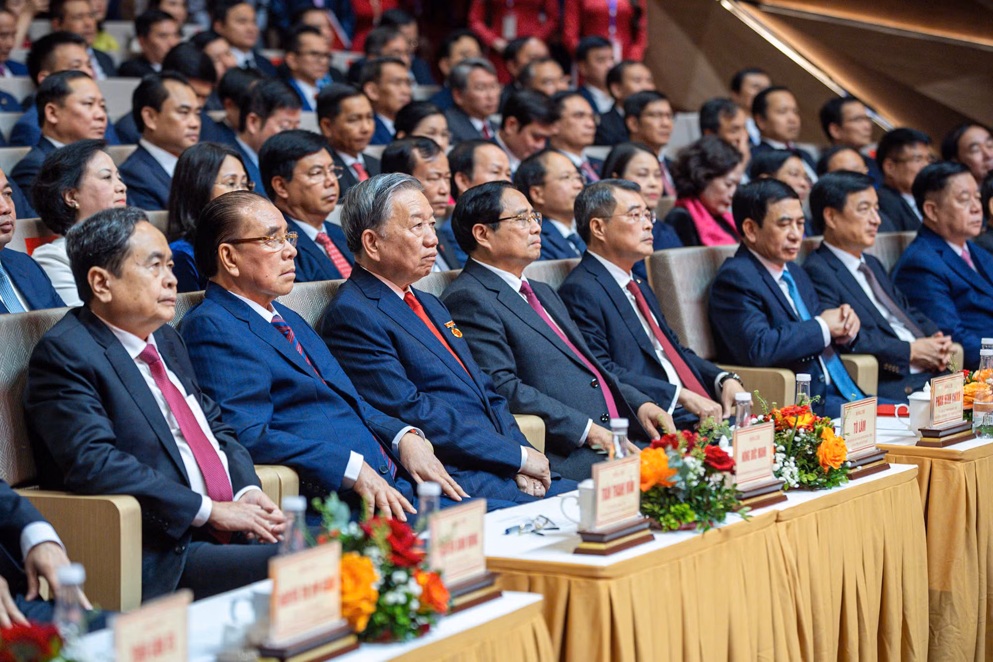 Tuyên dương 96 Bí thư chi bộ xuất sắc toàn quốc và trao Giải Búa liềm vàng lần thứ X -0