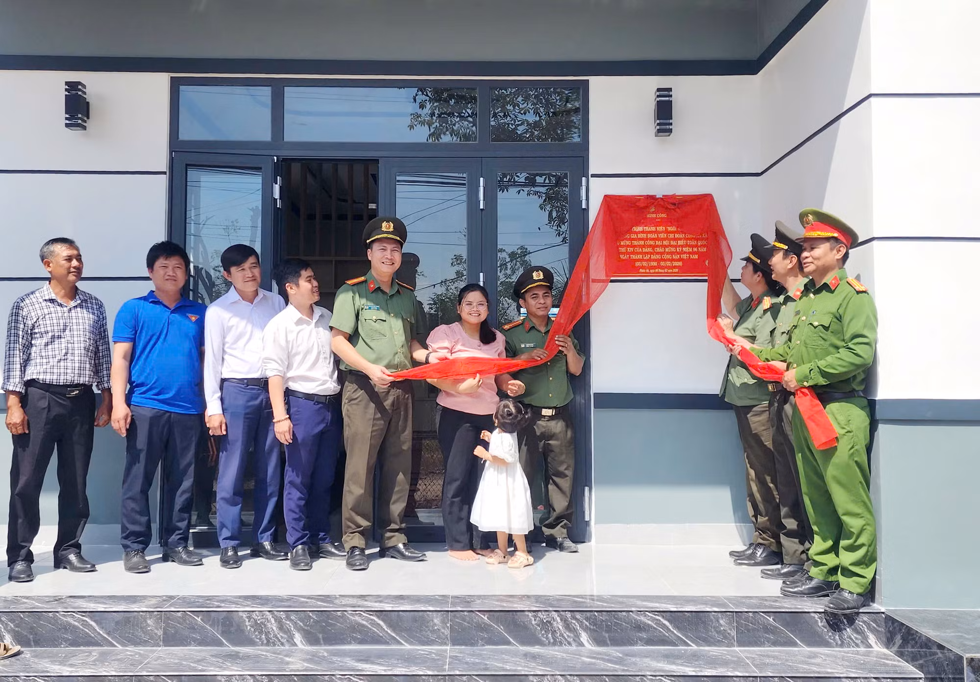 Bàn giao “Ngôi nhà 19/8” cho đoàn viên thanh niên Công an tỉnh Khánh Hòa có hoàn cảnh khó khăn -0