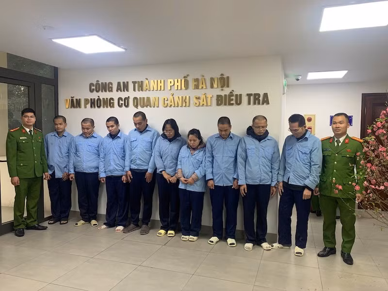 Khởi tố 9 bị can chiếm đoạt hơn 318 tỷ đồng của một ngân hàng trên địa bàn Hà Nội -0