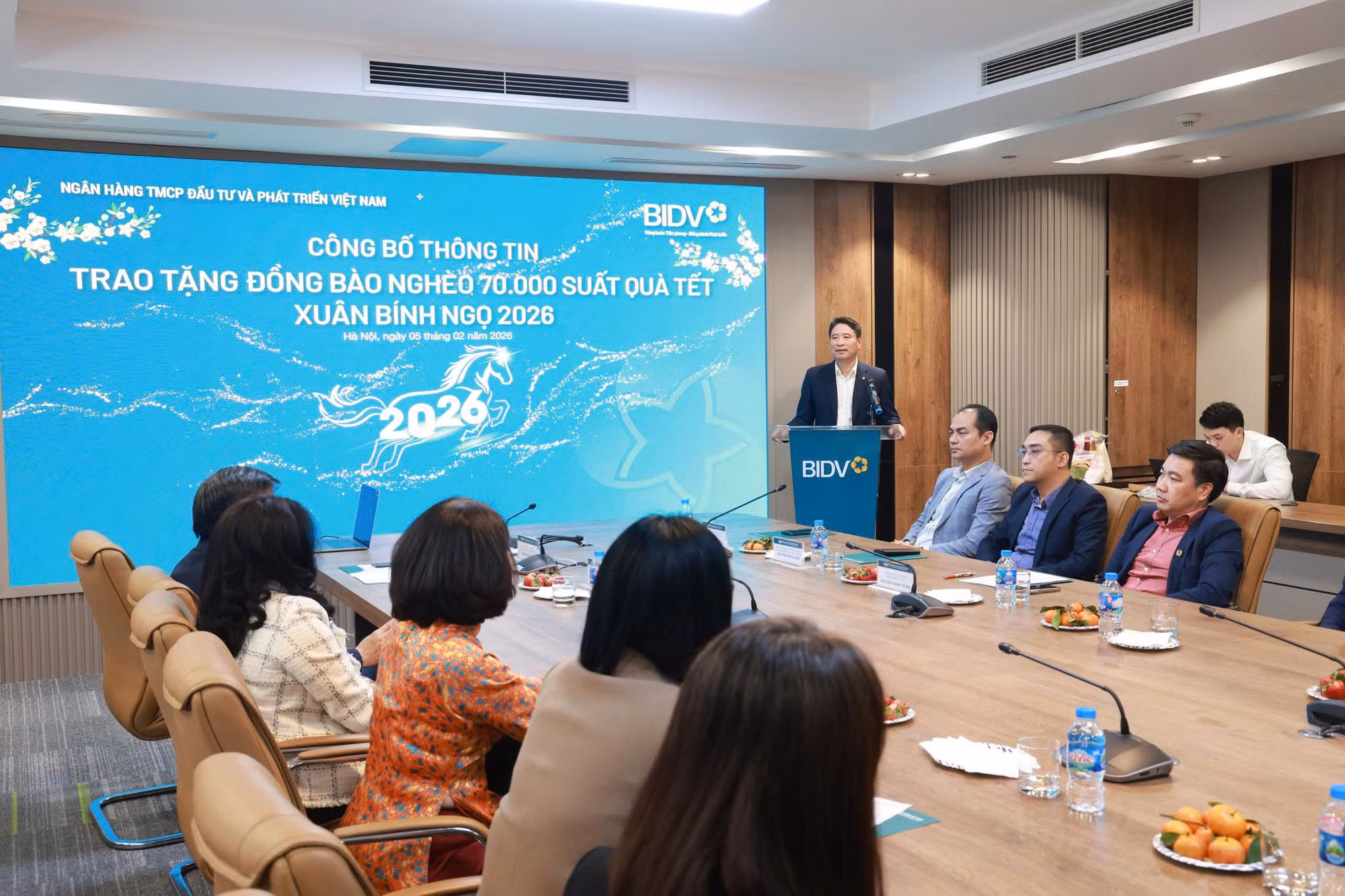 BIDV trao 70.000 phần quà Tết tặng đồng bào nghèo nhân dịp Xuân Bính Ngọ 2026 -0