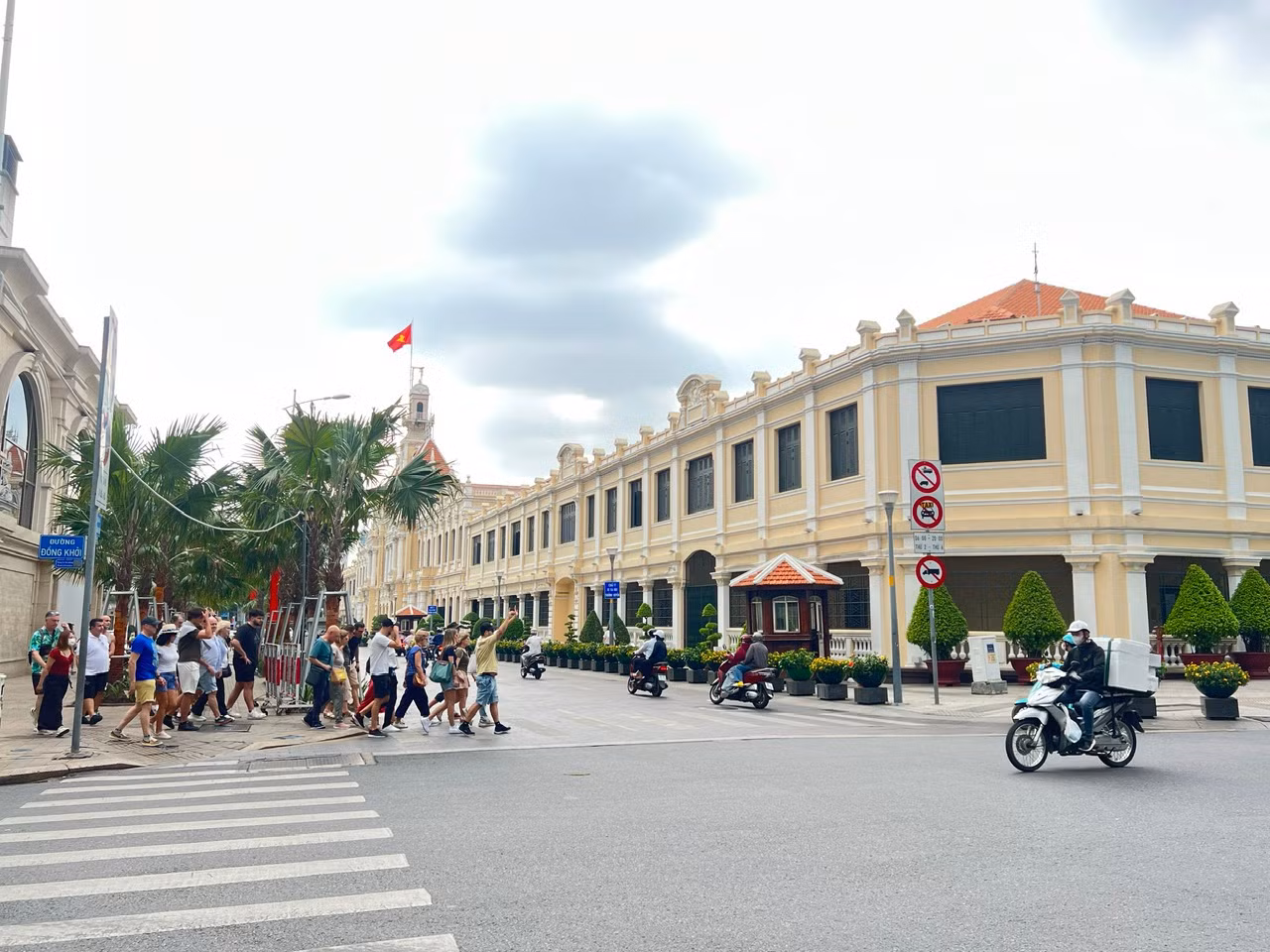 Khách quốc tế đến TP Hồ Chí Minh dịp Tết Nguyên đán 2025 tăng -0