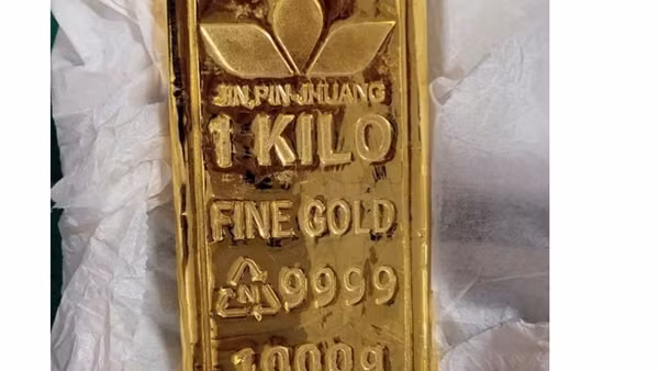 Phát hiện một vụ nghi nhập lậu vàng từ nước ngoài về sân bay quốc tế Nội Bài