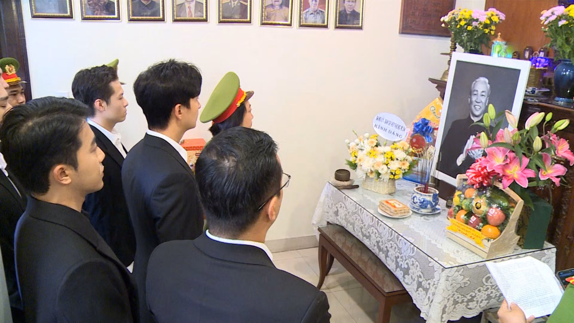 TP Hồ Chí Minh: Nghệ sĩ trẻ và chiến sĩ hành trình “Theo bước chân những người anh hùng…” -8