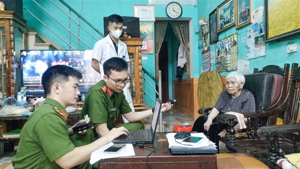 Công an Bắc Giang thu nhận mẫu ADN cho thân nhân liệt sĩ chưa xác định được thông tin