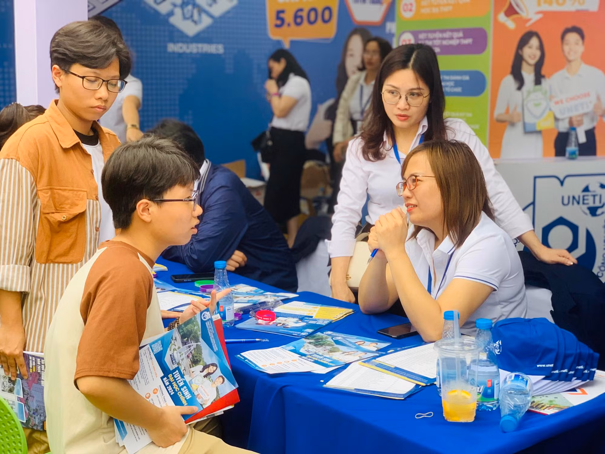 Không được yêu cầu thí sinh phải đăng ký nguyện vọng 1 trên Hệ thống mới được xét tuyển -0