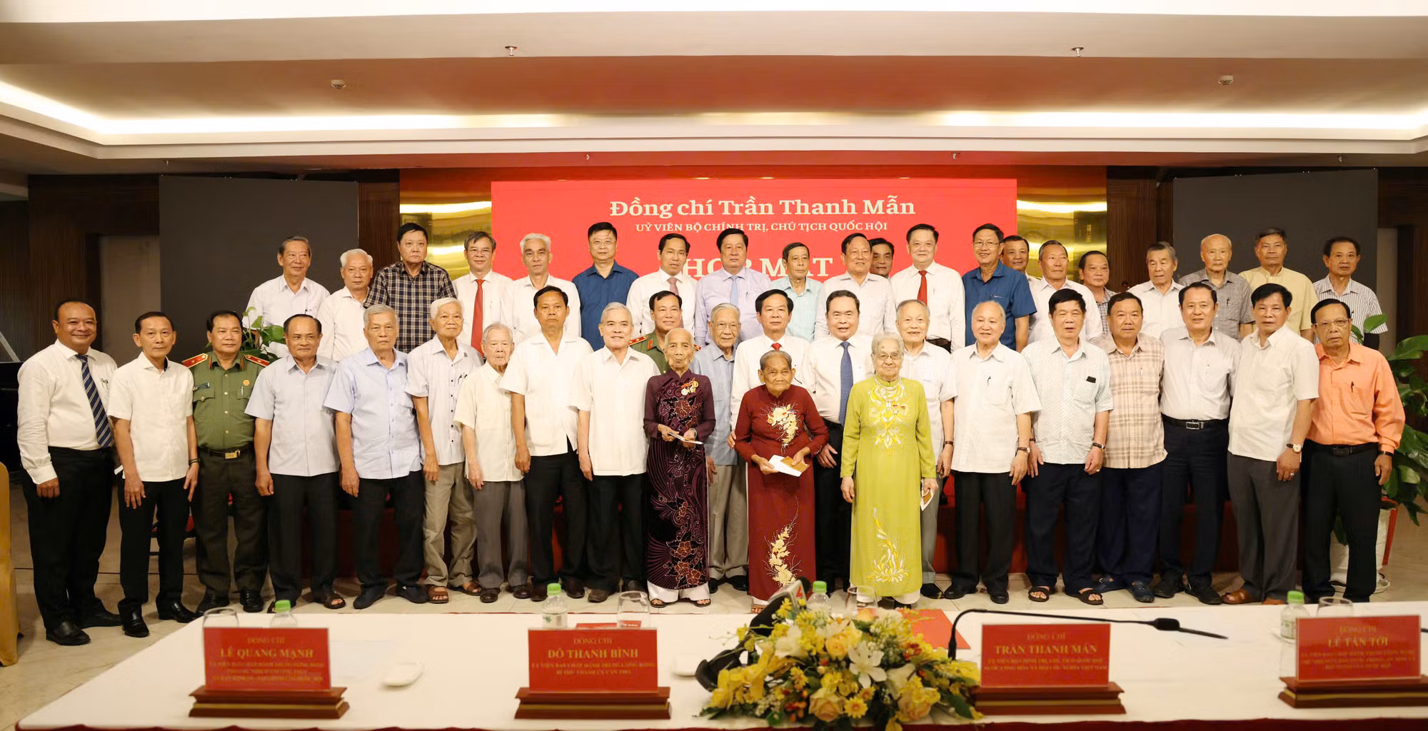 Chủ tịch Quốc hội gặp mặt các Mẹ Việt Nam anh hùng, nguyên lãnh đạo TP Cần Thơ và tỉnh Hậu Giang qua các thời kỳ -1