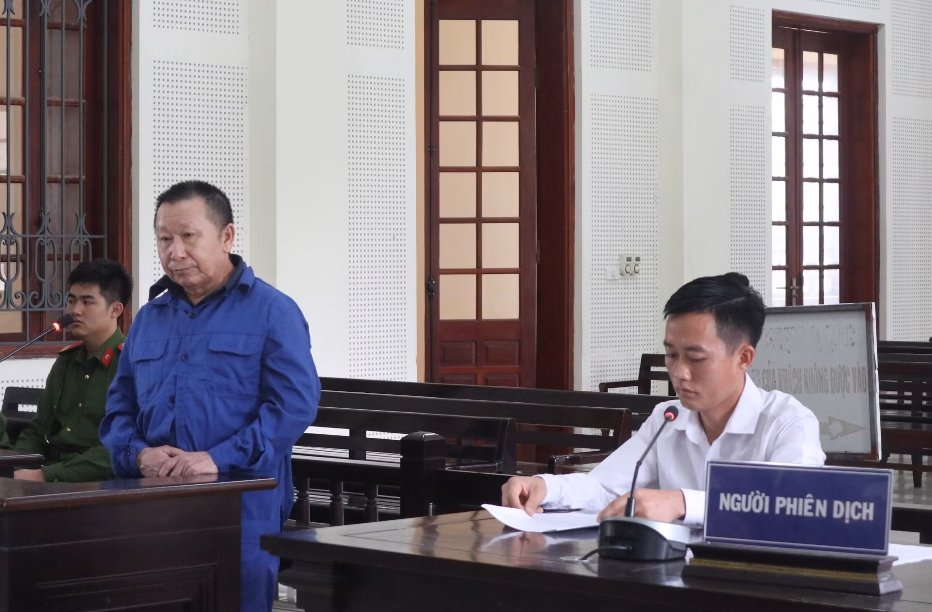 Hám lợi đổ lỗi cho nghèo! -0