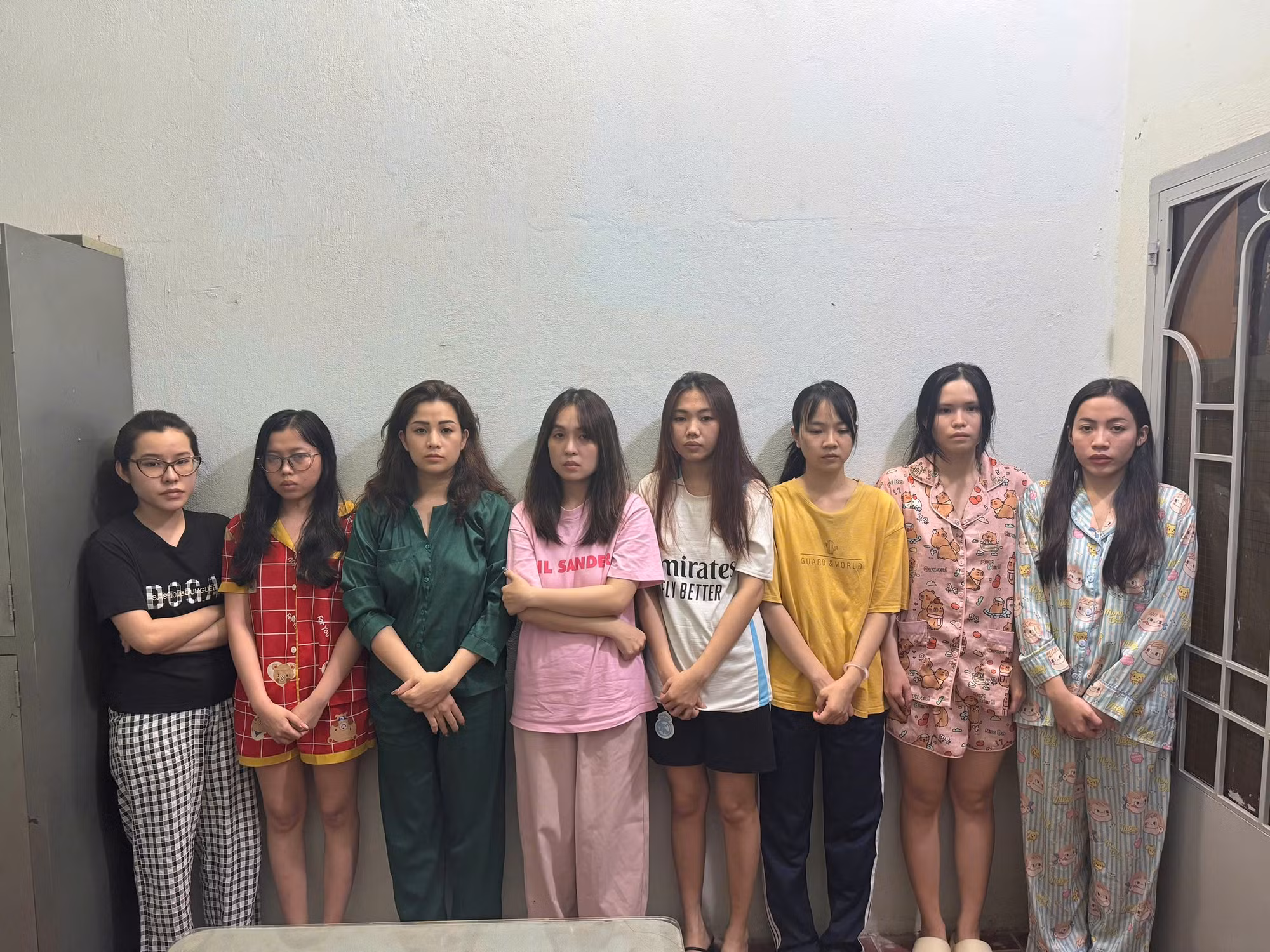 Tạm giữ 48 đối tượng tham gia đánh bạc núp bóng câu lạc bộ poker -0