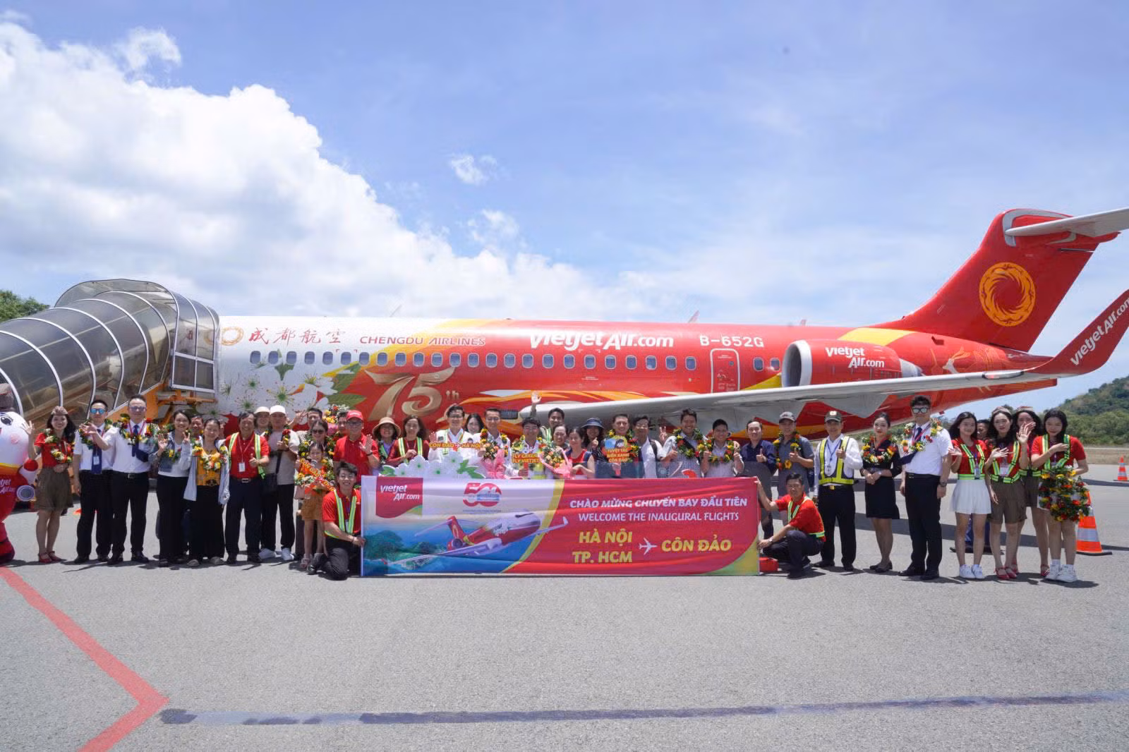 Hàng không VietJet chính thức khai trương đường bay từ Hà Nội/TP Hồ Chí Minh tới Côn Đảo. -3