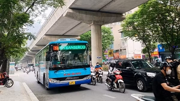Xe buýt hoạt động thế nào trong dịp nghỉ lễ 30/4 và 1/5?