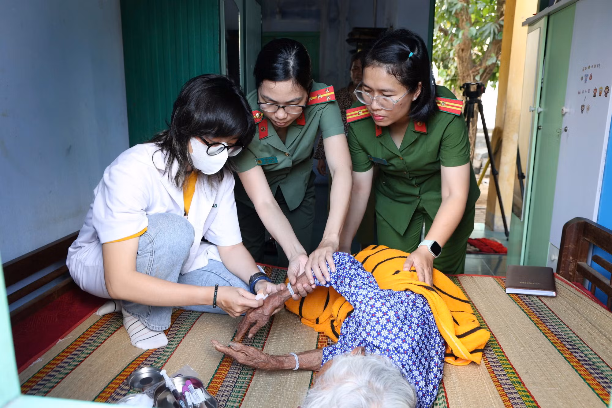  Công an tỉnh Ninh Thuận thu nhận ADN 12 thân nhân liệt sĩ chưa xác định danh tính -0