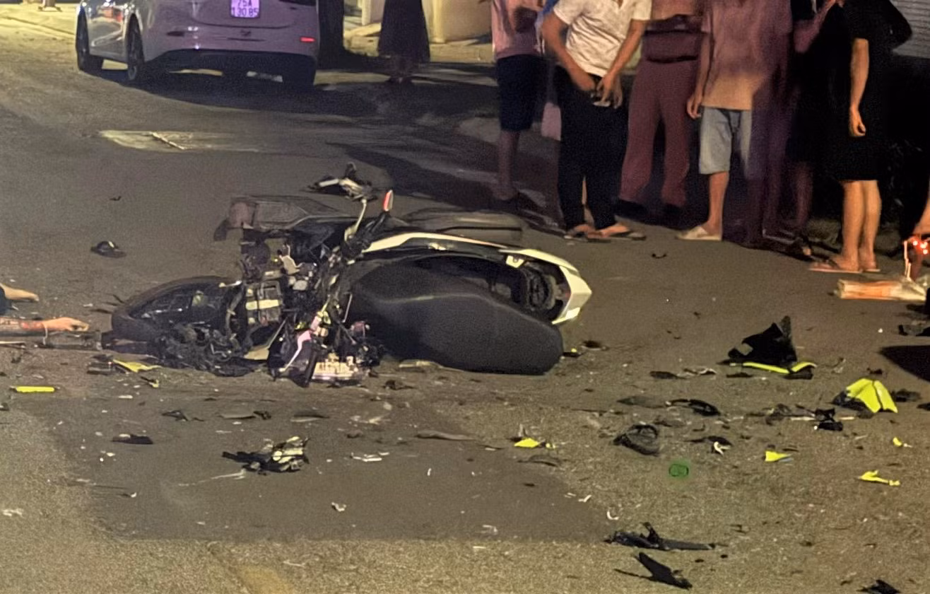 Hiện trường kinh hoàng 2 xe mô tô đối đầu làm 2 thanh niên tử vong tại chỗ -0