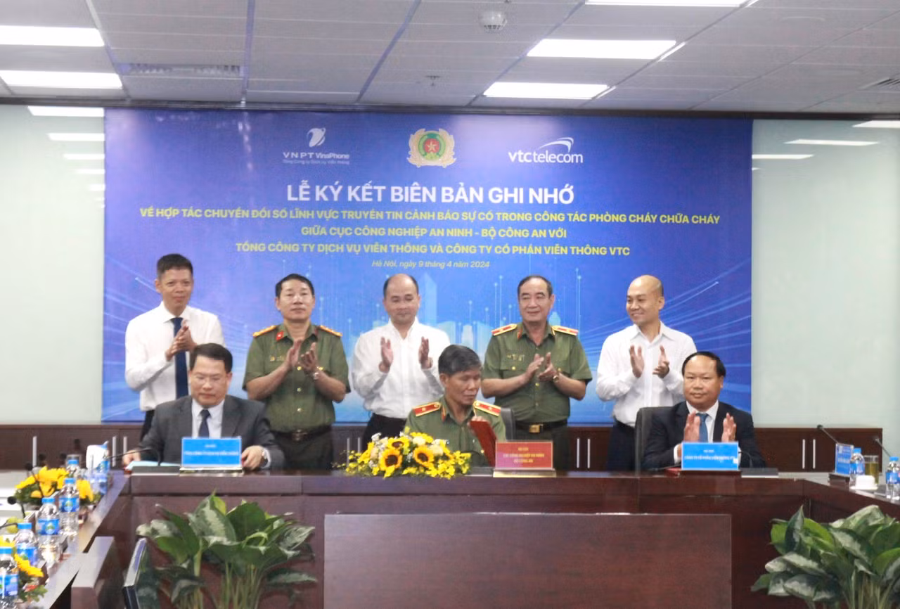 Ký ghi nhớ hợp tác chuyển đổi số giữa Cục Công nghiệp an ninh, Tổng công ty Vinaphone và Tổng Công ty VTC -0