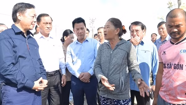 Miền Tây sống chung với hạn, mặn