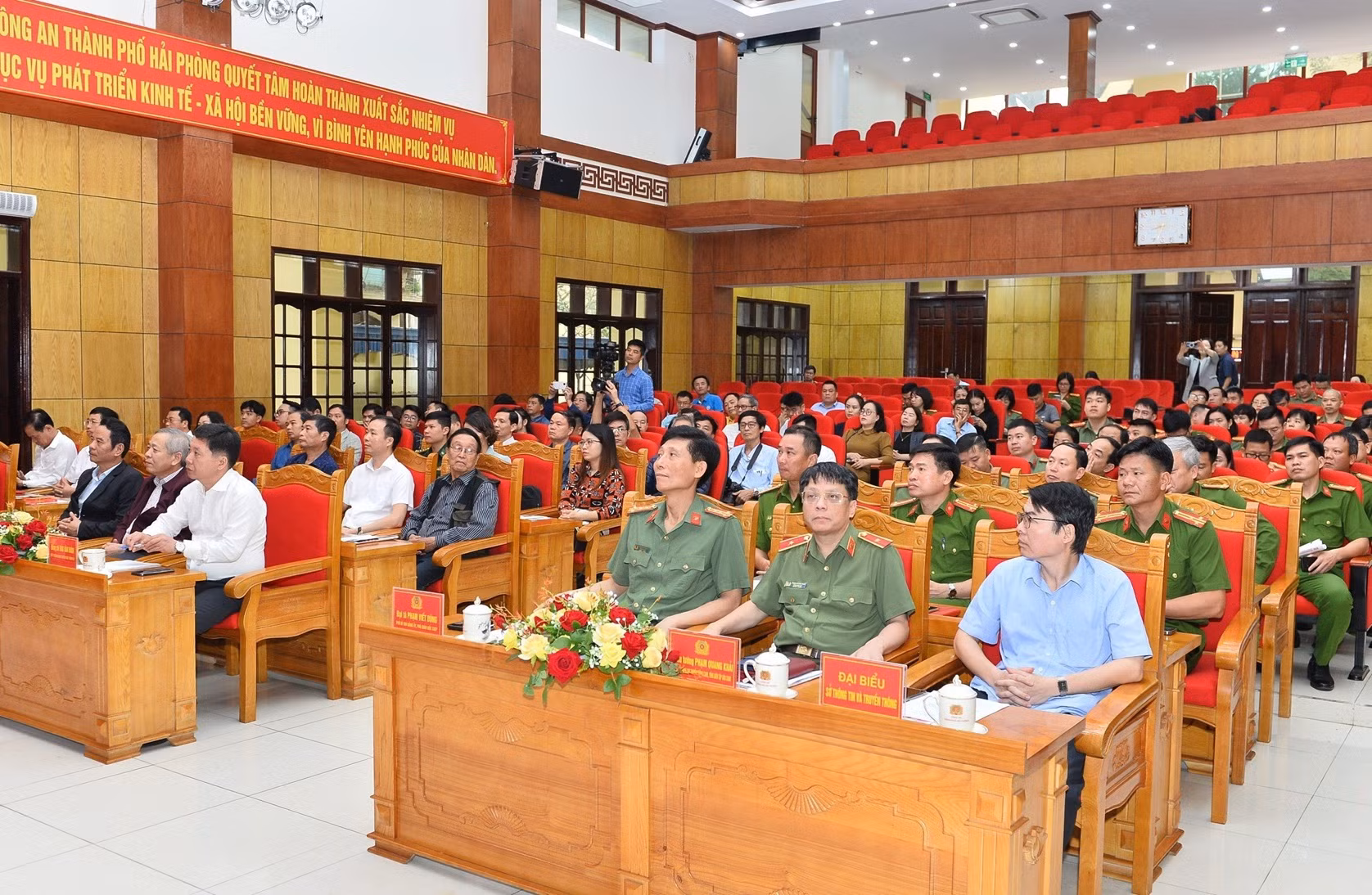 Phát động cuộc Cuộc thi ảnh nghệ thuật “Công an Hải Phòng-Vì nhân dân phục vụ, vì bình yên thành phố” -0