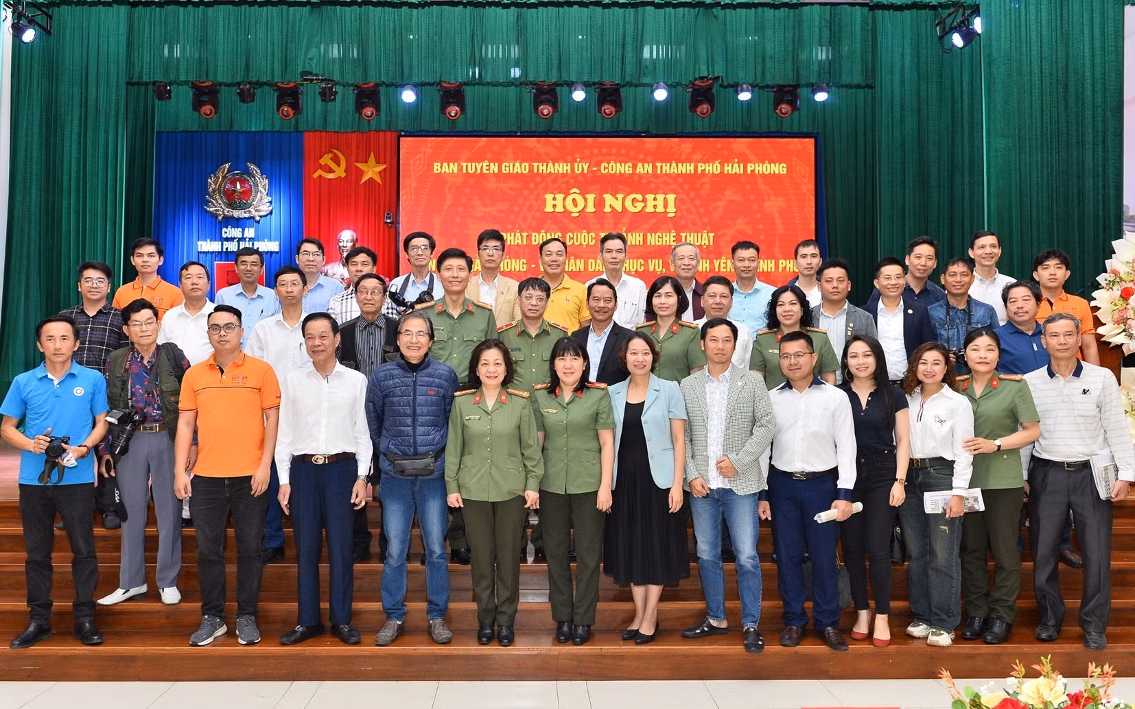 Phát động cuộc Cuộc thi ảnh nghệ thuật “Công an Hải Phòng-Vì nhân dân phục vụ, vì bình yên thành phố” -0