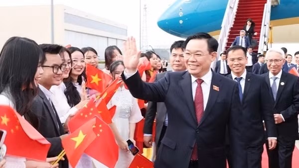 Duy trì đà phát triển tốt đẹp mối quan hệ Việt Nam-Trung Quốc