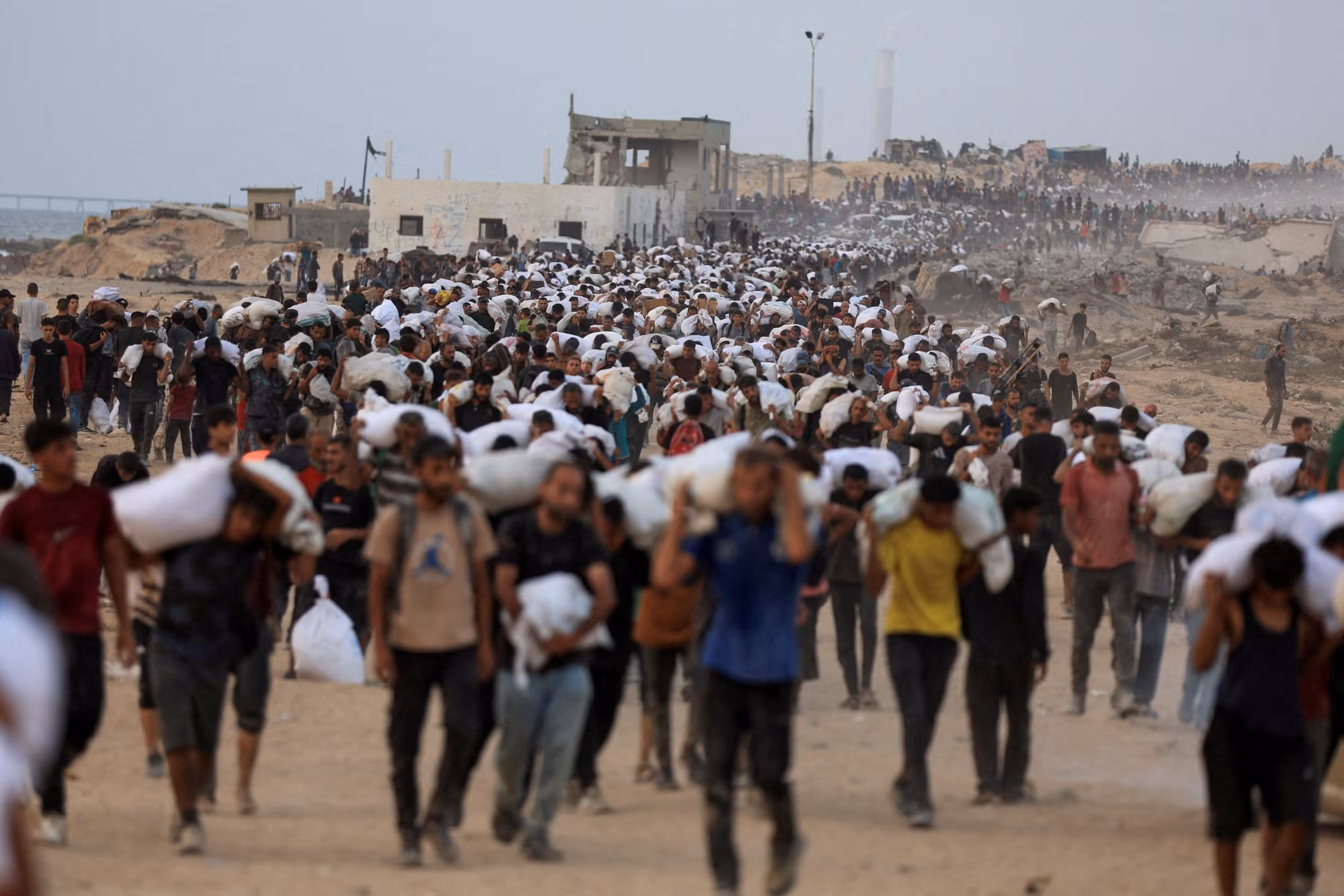 Thảm họa nhân đạo ở Gaza và tín hiệu hy vọng le lói -0