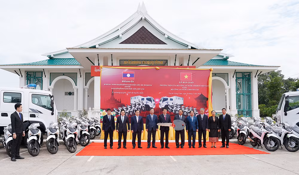 Bộ trưởng Lương Tam Quang dự lễ khai trương Hệ thống căn cước công dân Lào -1