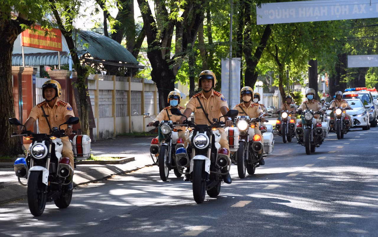 Cảnh sát giao thông các tỉnh, thành Tây Nam bộ qa quân kiểm tra, xử lý vi phạm trật tự an toàn giao thông -0