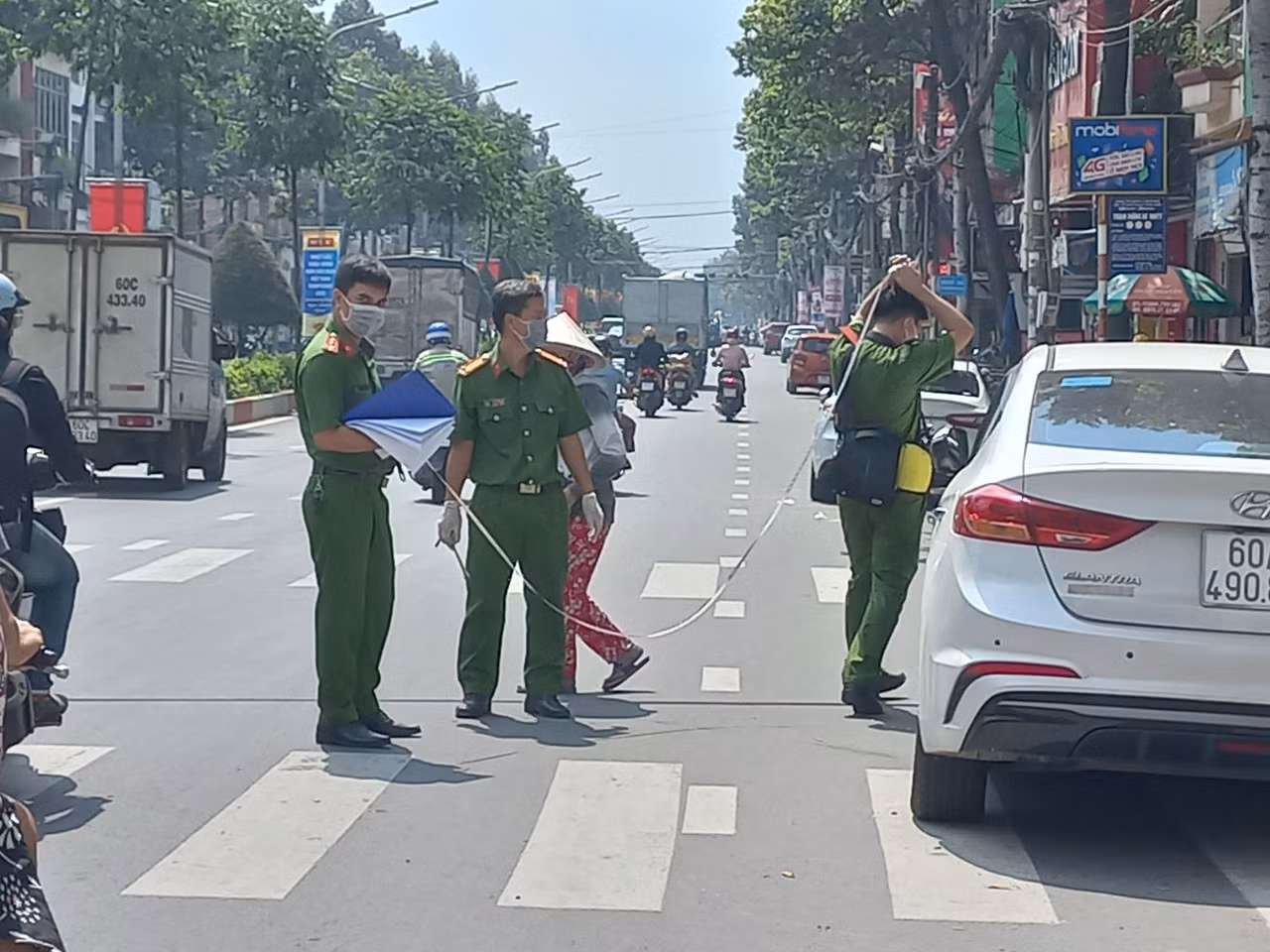 Thanh niên bị bắn tử vong trên đường phố -0