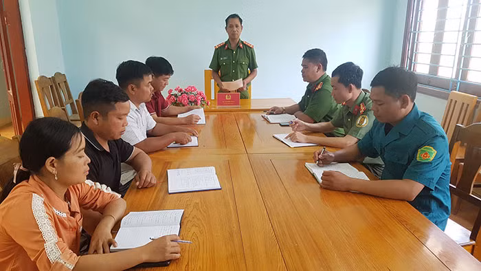 Trưởng Công an xã biên giới gương mẫu, được dân tin yêu -0
