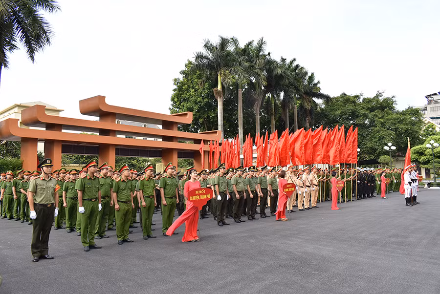 Ra quân xử lý nghiêm vi phạm nồng độ cồn, chở quá tải -0