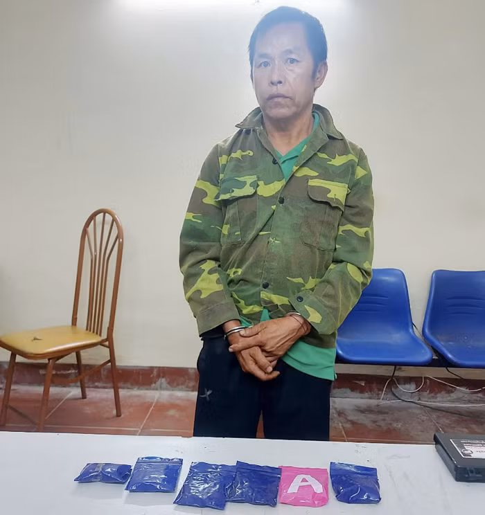 Bắt giữ đối tượng mua bán trái phép 1.173 viên ma túy tổng hợp -0