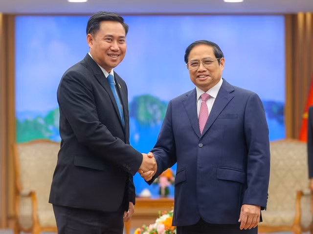 Thủ tướng tiếp Bộ trưởng, Chủ nhiệm Văn phòng Phủ Thủ tướng Lào -0