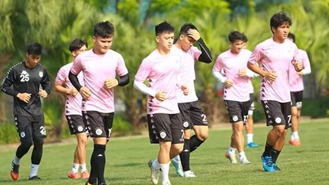 CLB Hà Nội tập luyện trở lại chuẩn bị cho V.League