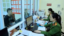 Đẩy mạnh chuyển đổi số trong giải quyết thủ tục hành chính, phục vụ nhân dân