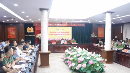 Toàn cảnh hội nghị.