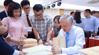 Ra mắt sách “Xây dựng Chính phủ liêm chính, kiến tạo trong kỷ nguyên mới”
