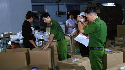 Triệt phá đường dây sản xuất thịt khô bò giả, thu giữ 2 tấn thành phẩm 