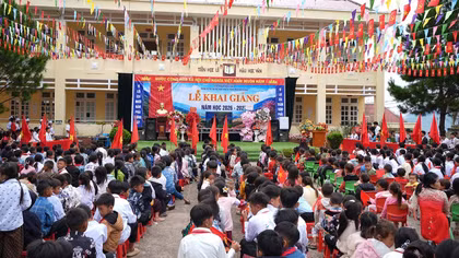 Khai giảng nơi mây ngàn