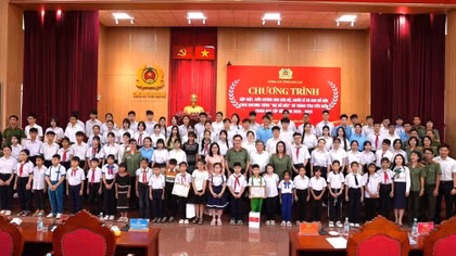 Những người mẹ đến từ lực lượng Công an