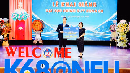 Bảo Việt trao tặng 1 tỷ đồng học bổng cho sinh viên Đại học Kinh tế Quốc dân