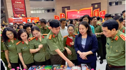 Kỳ 1: Văn học về lực lượng CAND - bộ phận quan trọng trên mặt trận tư tưởng, văn hóa