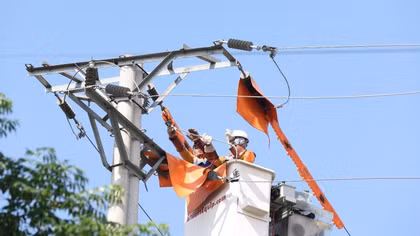Từ bản lĩnh người thợ Hotline đến tầm nhìn quản trị của EVNNPC