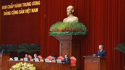 Thông cáo báo chí về ngày làm việc thứ nhất của Hội nghị Trung ương 11 khóa XIII